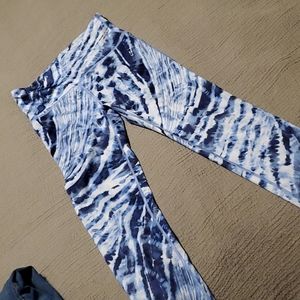 Gap Fit Eclipse Blue Cropped Tie Dye Leggings Small